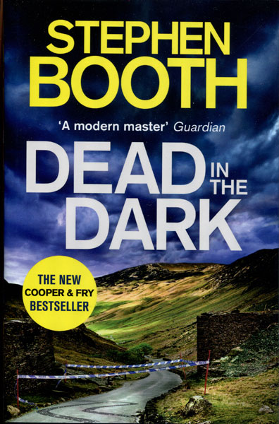 Dead In The Dark STEPHEN BOOTH