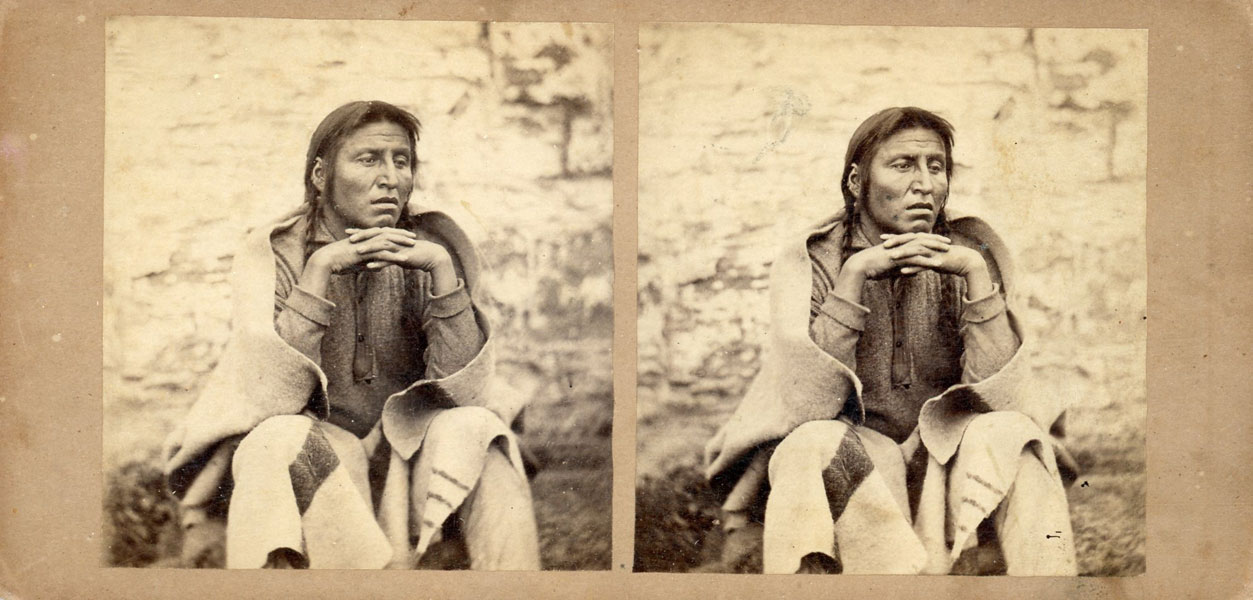 "Medicine Bottle," Sioux Indian Executed At Fort Snelling. A Stereoview Picturing The Dakota Brave "Medicine Bottle," As  Photographed During His Captivity At Fort Snelling UPTON, BENJAMIN F. [ATTRIBUTION]